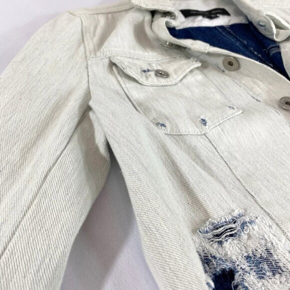 THEYSKENS' THEORY JENJA LIGHT WASH DISTRESSED CROPPED DENIM JACKET - 6 - Picture 8 of 10